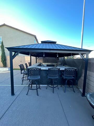 Vegas Home w/Jacuzzi 1 mile from Stadium & Strip! gallery image 3