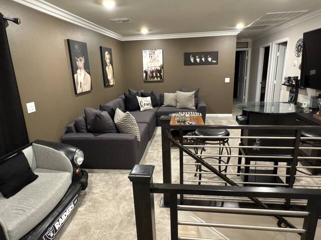 Vegas Home w/Jacuzzi 1 mile from Stadium & Strip! gallery image 5