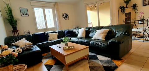 Successful Airbnb property: 3*- "The TRIBE" - Superbe Duplex standing 8 places in Saint Sever / île Lacroix / Orléans