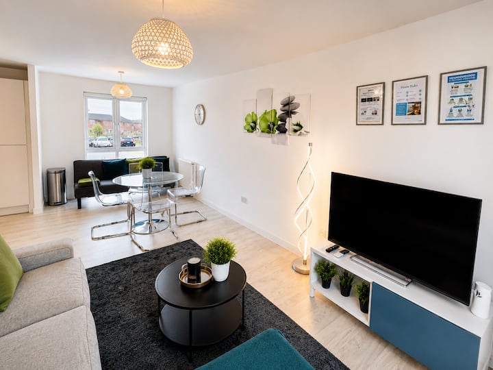 Bristol Suite (Sleeps 5) | Free Parking & Wi-fi - Filton