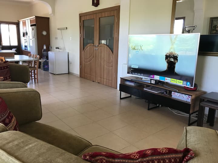 Traditional Villa 4/5 Bedroom £201/£237
Per Night - Cyprus