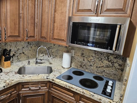 Top performing Airbnb: Salymar home2 in North Miami Beach