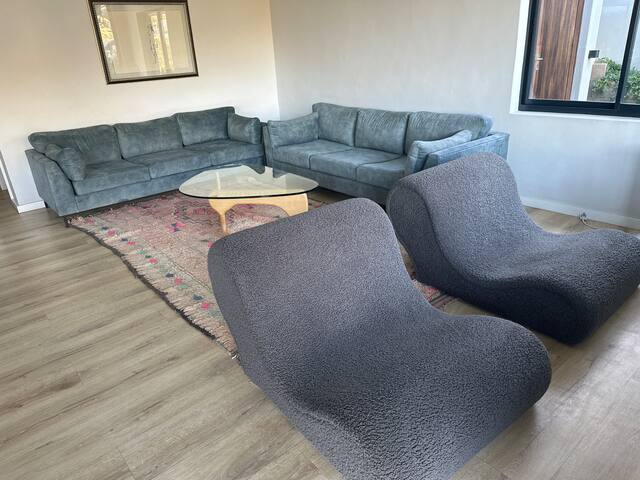 Gorgeous home in secure estate, breathtaking views gallery image 5