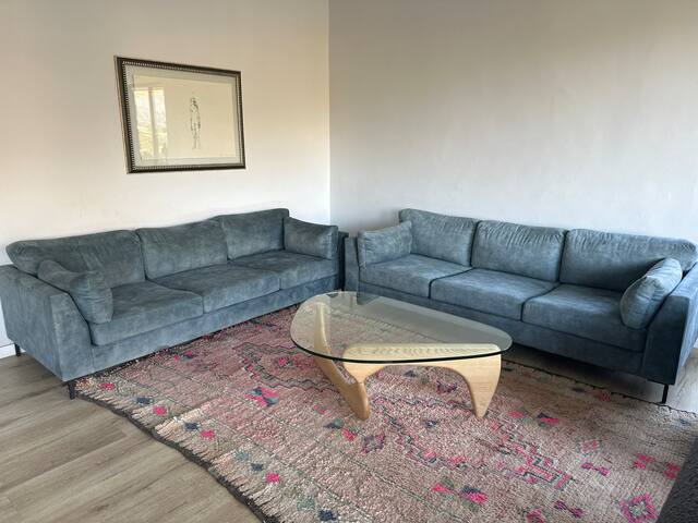 Gorgeous home in secure estate, breathtaking views gallery image 3