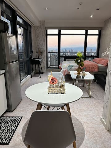 The Skyline managed Airbnb listing 3