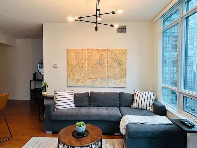 Central & Clean 2 Bedroom Apt gallery image 2