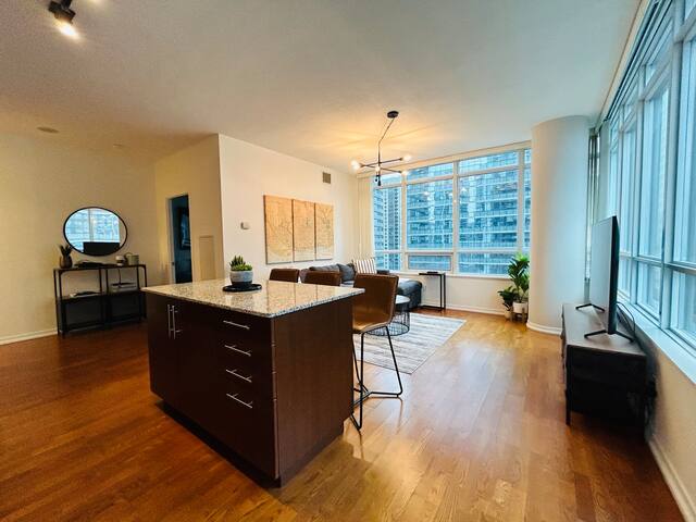 Central & Clean 2 Bedroom Apt gallery image 3