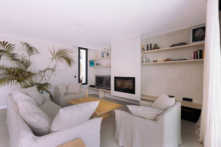 La Casa Blanca de Tamariu gallery image 3