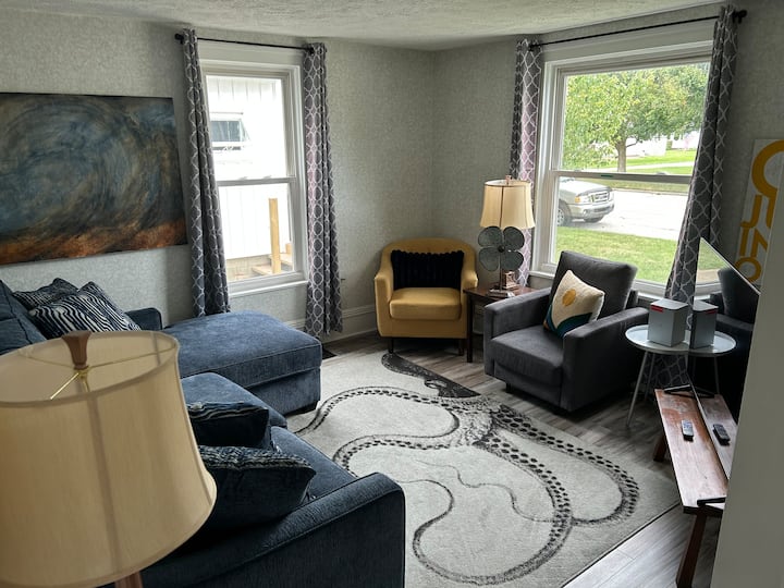 Lake Breeze Cottage - Mentor, OH