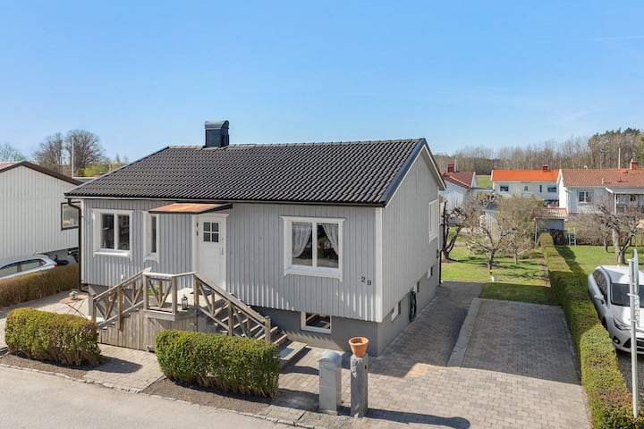 Charmig Villa I Bromma - Stockholm