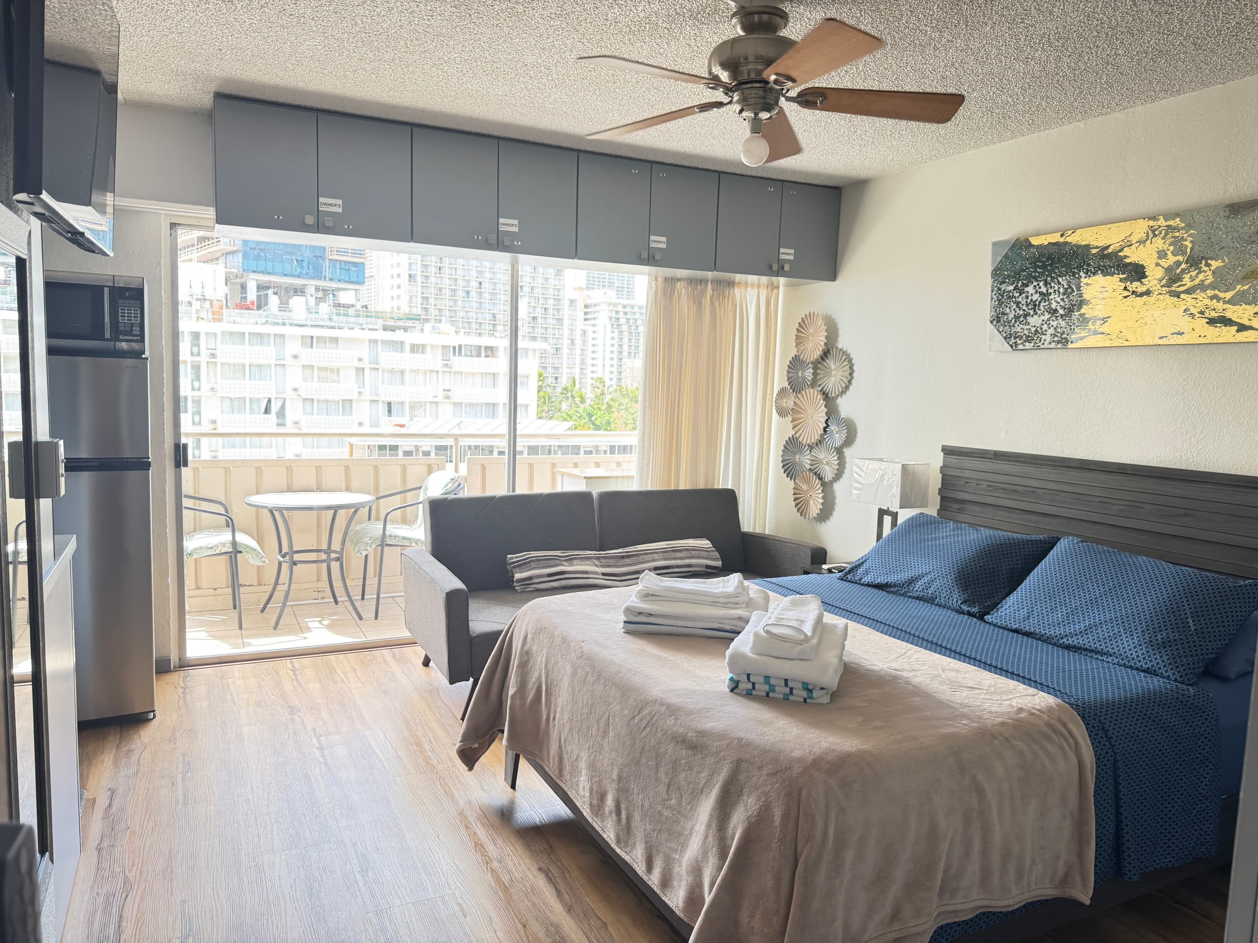 Large Studio with beach view - Image 2