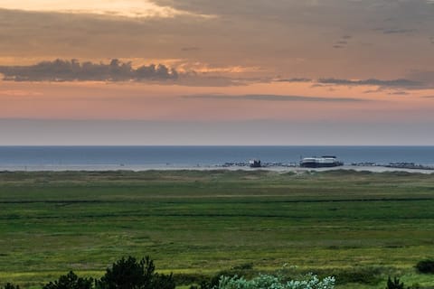 Top performing Airbnb: WeitBlick - Living in the front row in Sankt Peter Ording