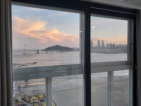 # The sound of the wind
# Fireworks Festival Ocean View
# Gwangan Bridge front view
# Drone Show Myeongdang
# Free parking
# Emotional accommodation