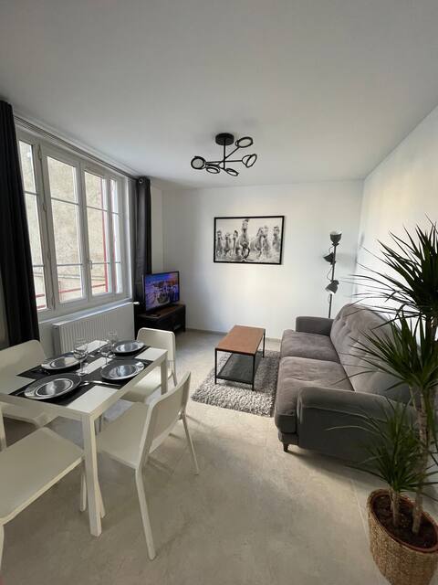 Modern and bright apartment 4 people, close to Paris