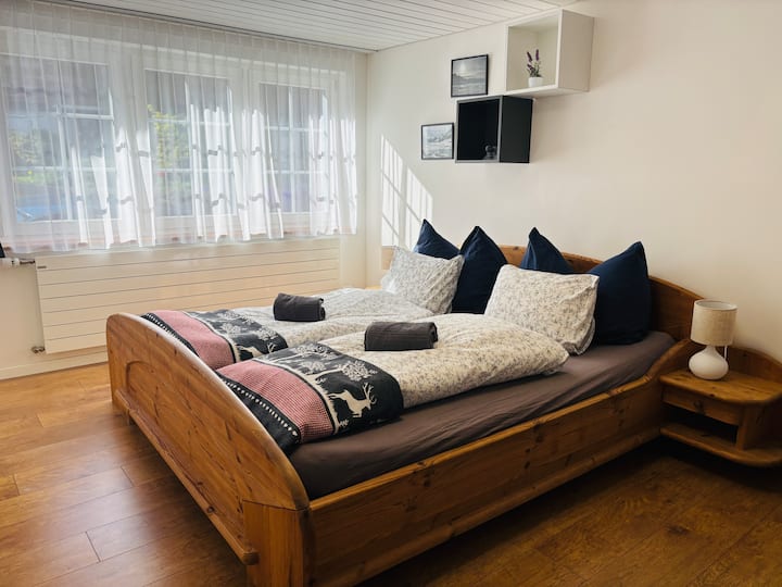 Vous devez passer par la chambre 2 pour accéder à la chambre 1.