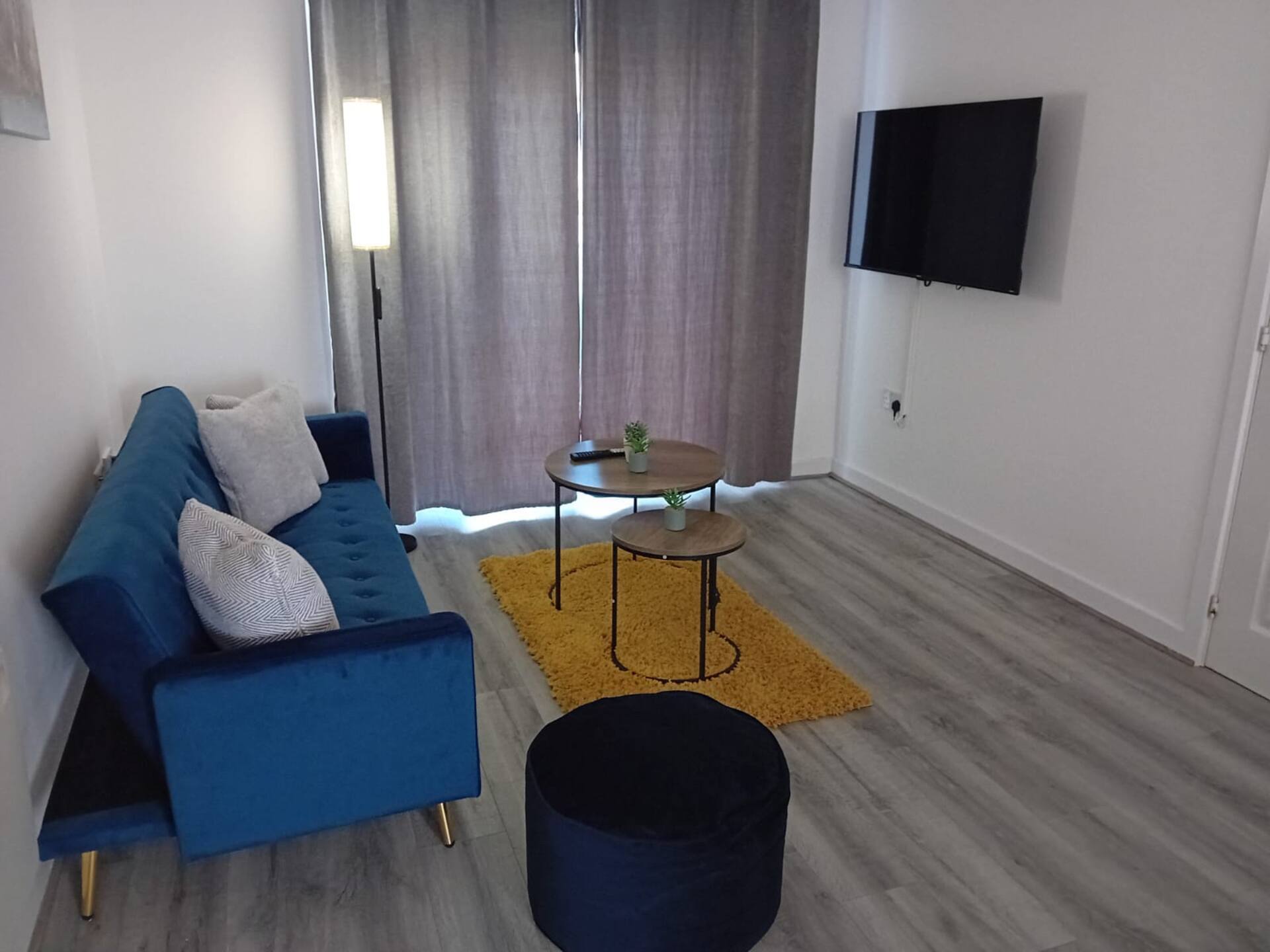 Baronet House 2bed/2bath free parking Central