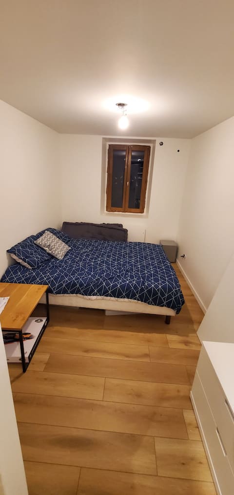 Room available on weekdays