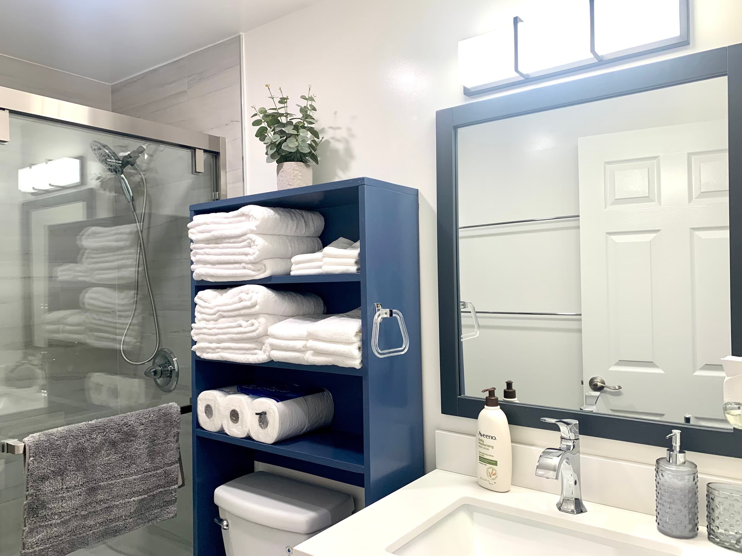 Home in San Francisco · ★4.93 · 2 bedrooms · 2 beds · 1 bath - Image 26