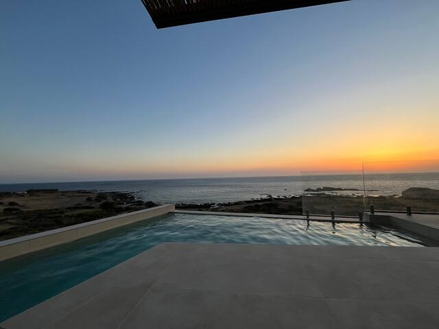 Casa Tarrha- Beachside Retreat with Heated Pool gallery image 2