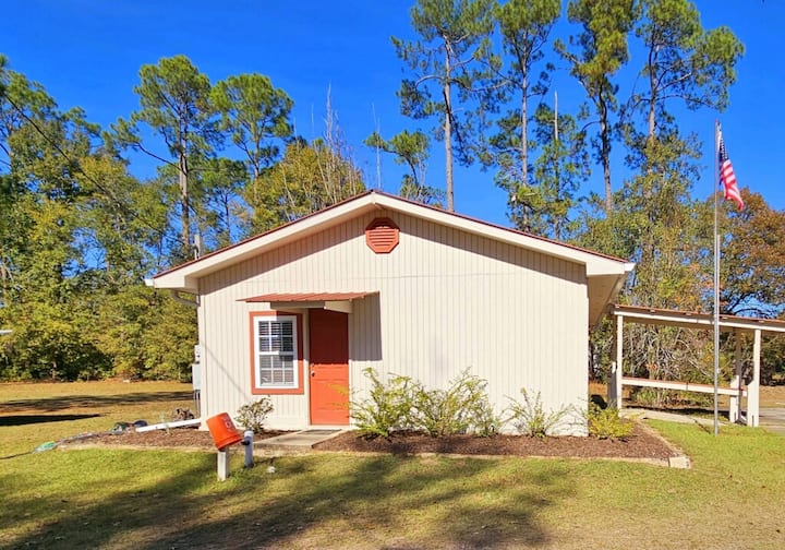 Terry’s Air B&b - Three Rivers State Park, Sneads