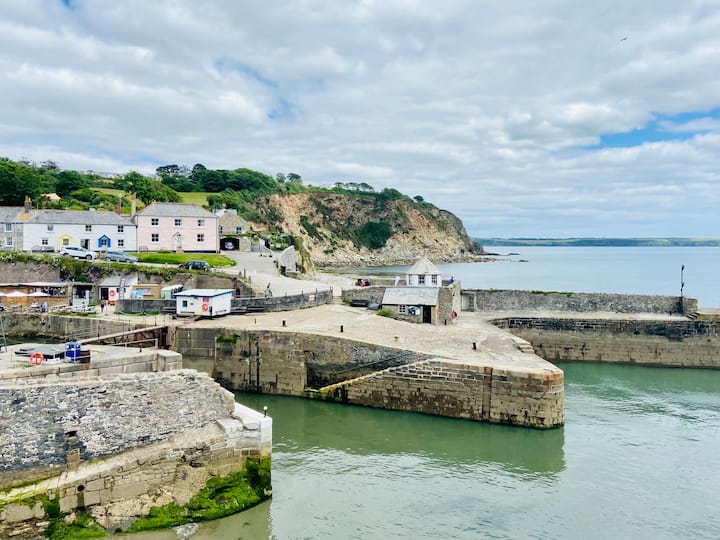 Charlestown Harbour + Beach short walk Visit Eden Houses for Rent in