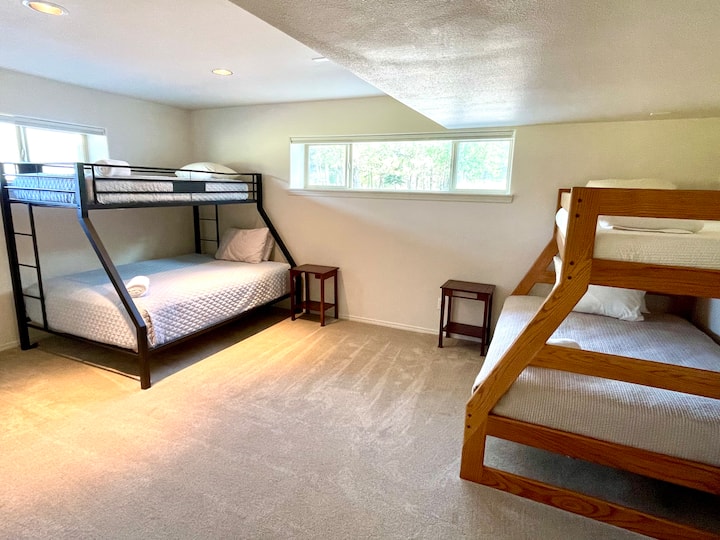 两张双层床
1 - 双人床上方的单人床
2 - 双人床