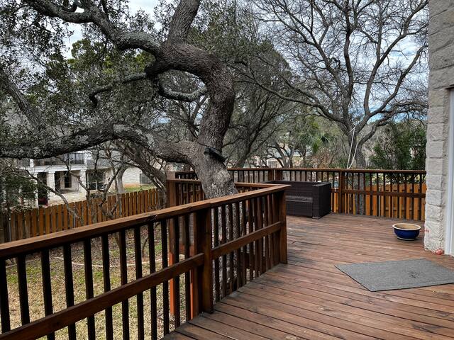 Grand 4000 Sqft Open Ceiling House gallery image 2