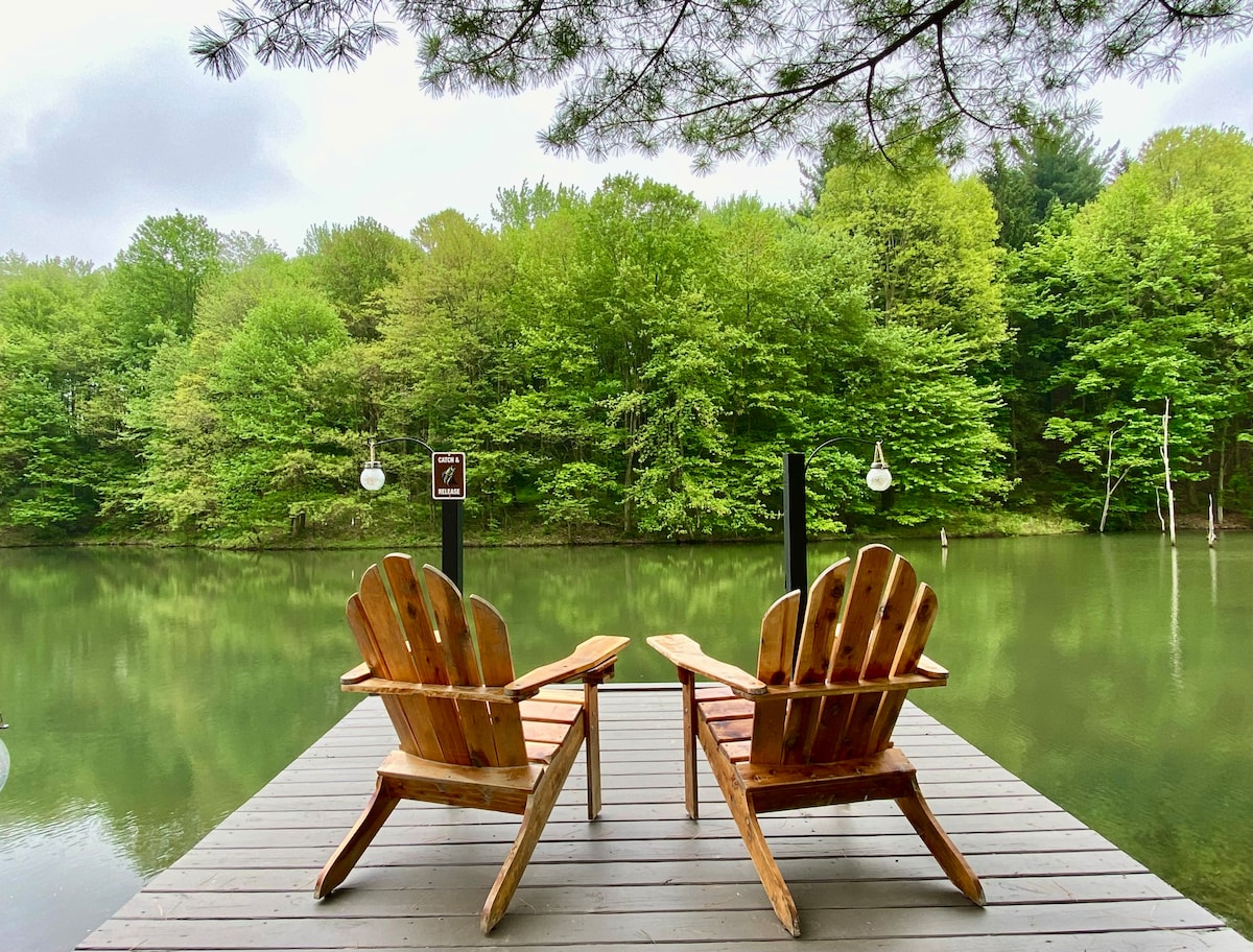 Private Waterfront Getaway Bolivar Lake Lodge. Cabins for Rent in