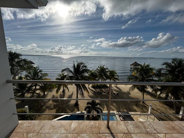 Breathtaking Beach Villa gallery image 3