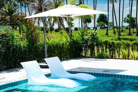 Seaview Pool Villa - 5 mins walk to the beach