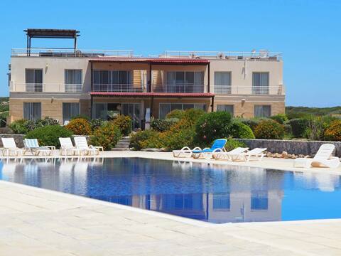 Seafront holiday home surrounded by nature