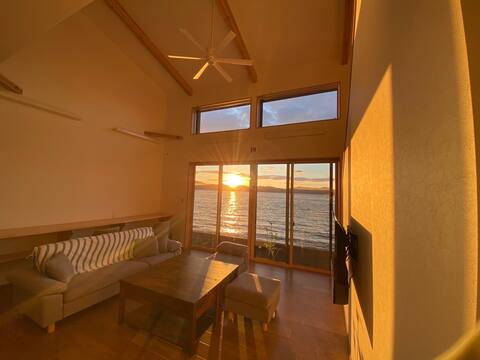 Beitun Can A building
A quiet and luxurious private house with ocean views of sea turtles.
