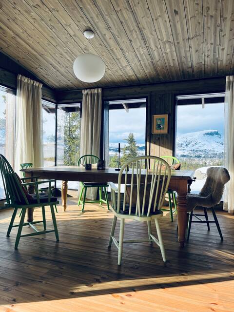 Well-equipped, cozy cottage on Skei. Beautiful view!