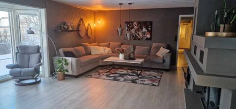 Popular Airbnb listing: Large house for 10 people – view – Jacuzzi – new bathroom. in Harstad