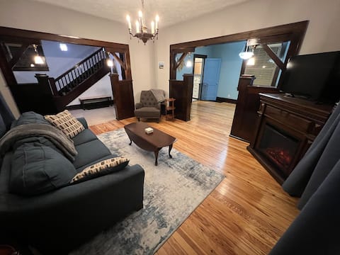 Off-street parking, pet friendly, fenced in yard