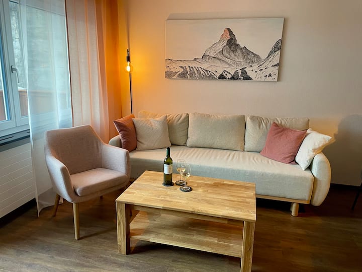 Cozy Central Zermatt Appartment - Walk To Ski Lift - Zermatt