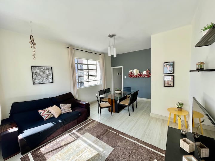 Central Curitiba • Large 3br Apartment + Parking - クリティバ
