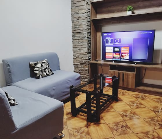 Entire home with 1 bedrooms in Quito - Suite Moderna en Quito Colonial, Desayuno Gratis