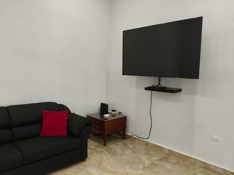 Successful Airbnb property: 2 Bed, 3 Bathrooms, Private Pool, 3 min to beach! in Progreso