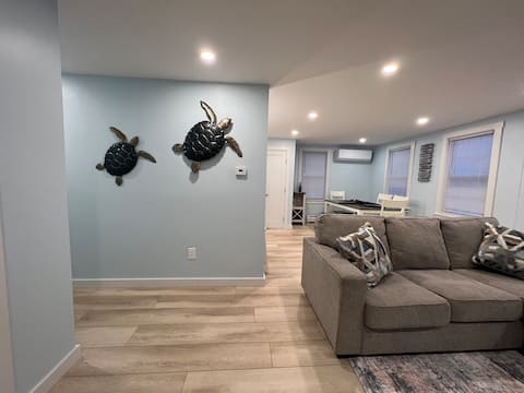 Top Airbnb: Cape Escape Newly renovated! 1/2 mile to the beach in Sandwich