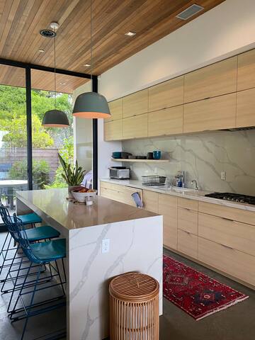 Modern view home – Oakland Hills gallery image 4