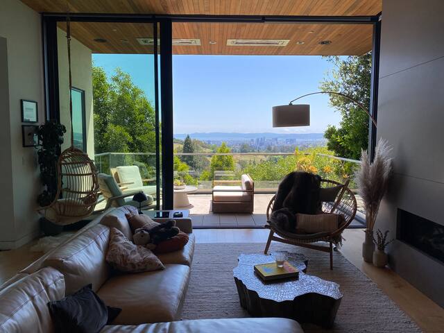 Modern view home – Oakland Hills gallery image 2