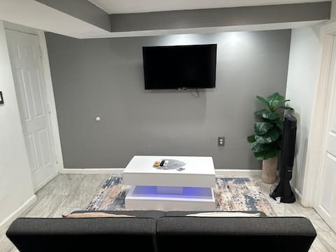 2 Bedroom Basement Apartment Sleeps 4
