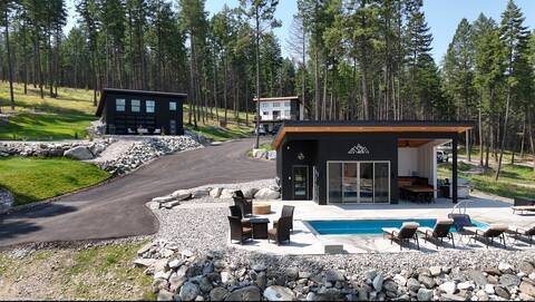 Luxe 3-Home Estate: Lake Views,Pool,Gym