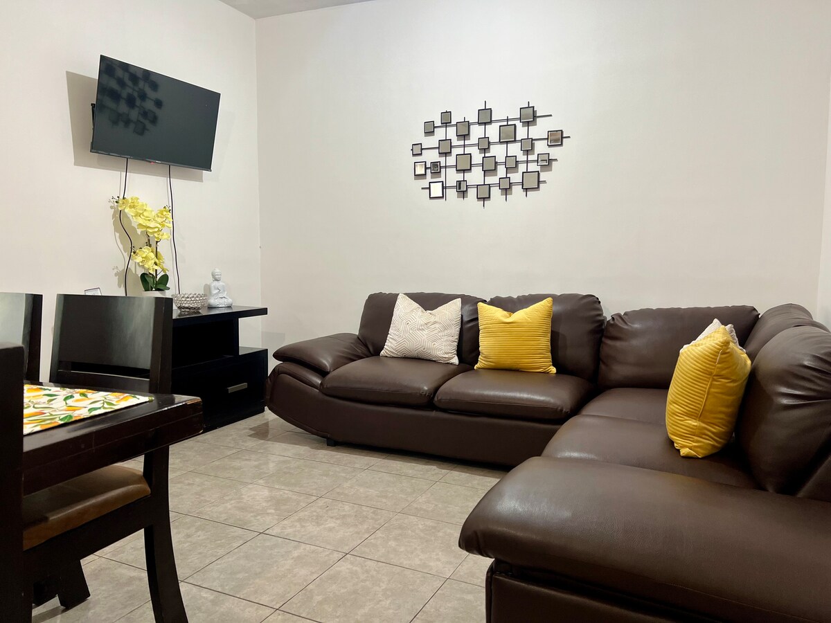 Popular Airbnb listing: Poliplaza House 10 minutes from the consulate in Juárez