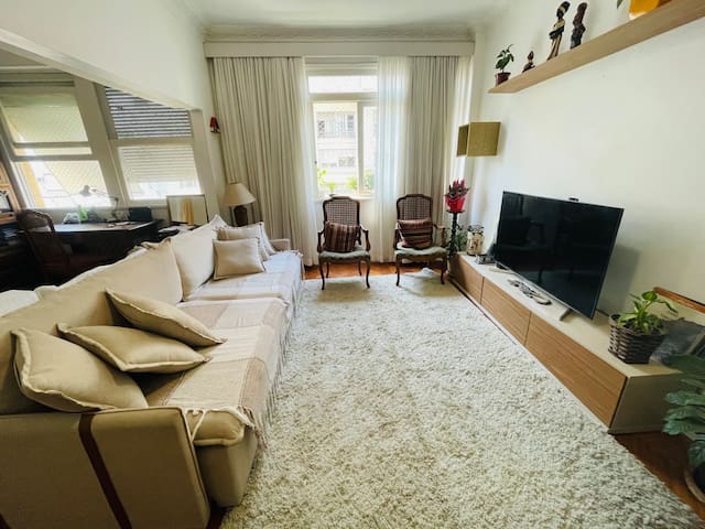 3 quartos com vaga no melhor ponto de Copacabana