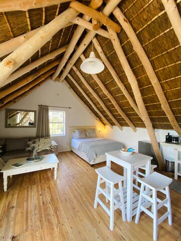 Cape Town Home on Vineyard: Fireplaces, BBQ, Pool gallery image 5