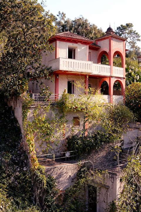 Beautiful Forest House – Urban Oasis Barcelona