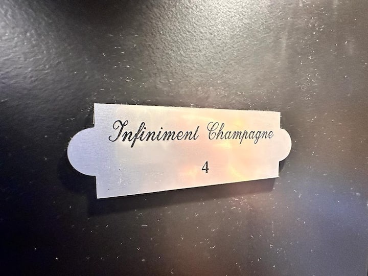 Chambre Numéro 4 "Infiniment Champagne"