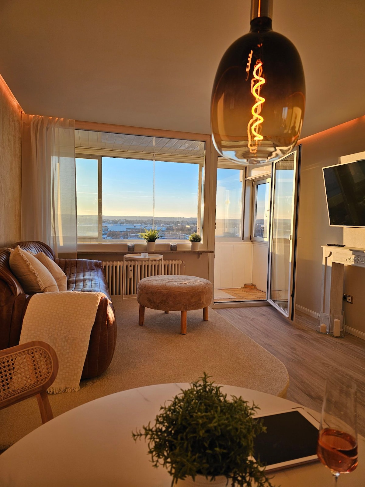 Successful Airbnb property: Stylish sunset apartment in Augsburg